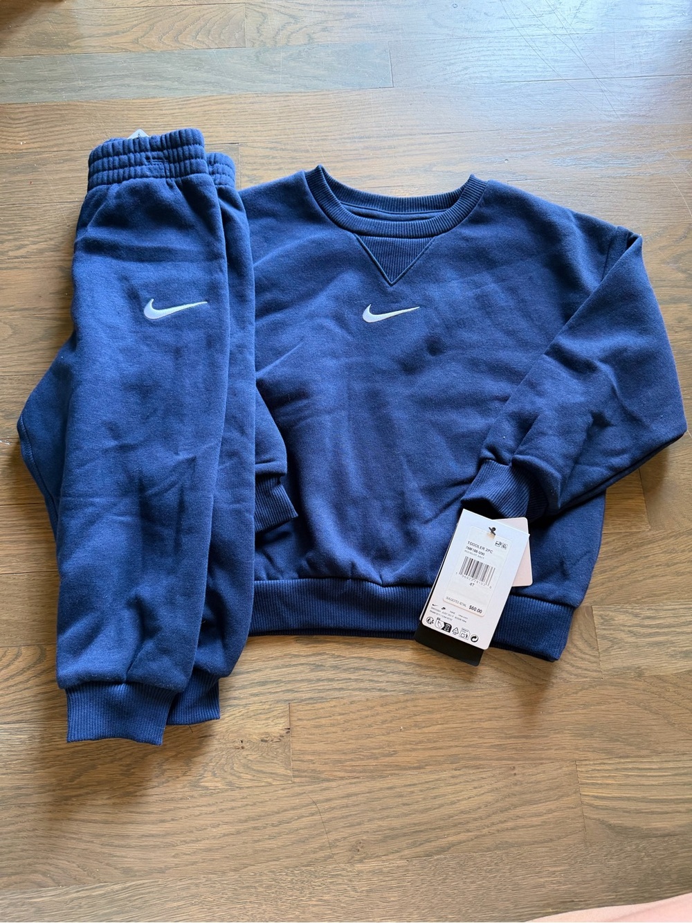 NWT Nike Toddler Set size 4T